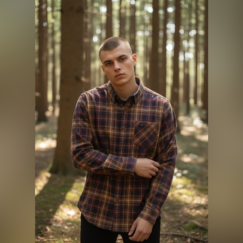 Eddie Bauer  NWOT thick flannel shirt, Size Medium